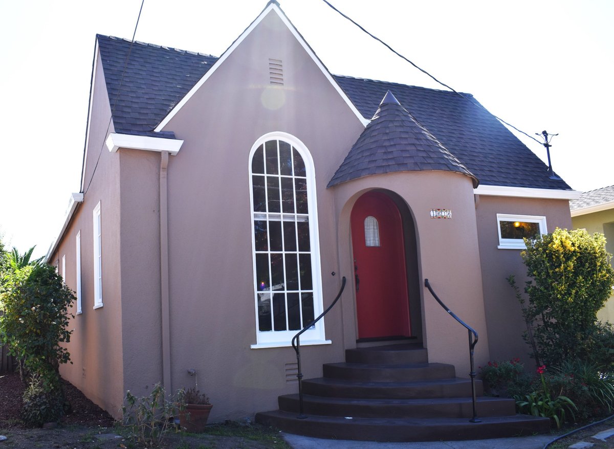 Oakland single-family home exterior